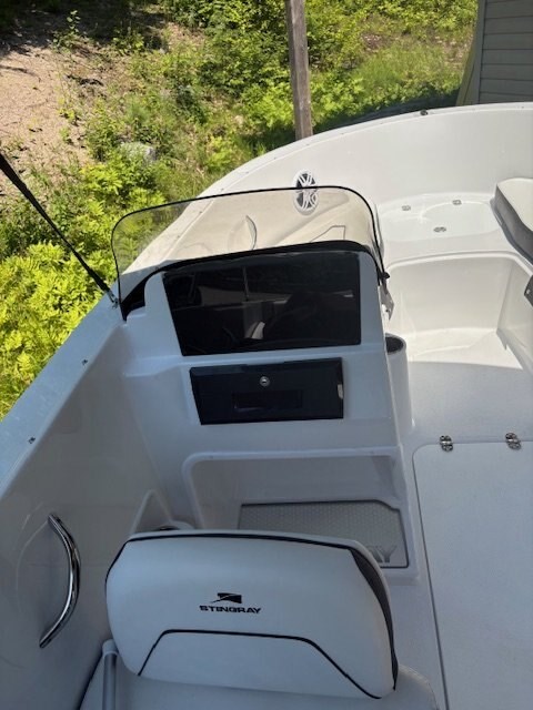 2025 Stingray 172SC Photo 10 of 17