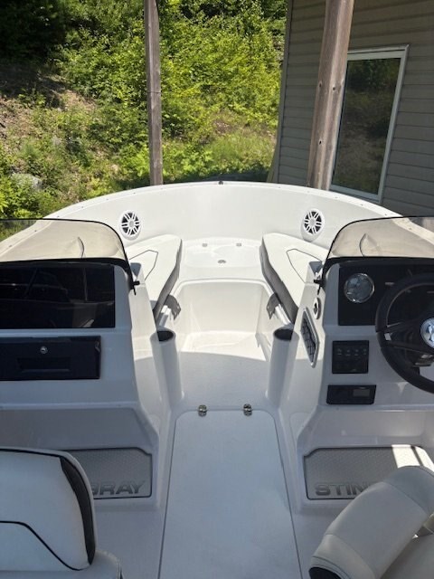 2025 Stingray 172SC Photo 8 of 17