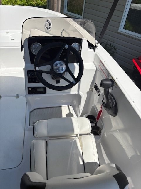 2025 Stingray 172SC Photo 11 of 17