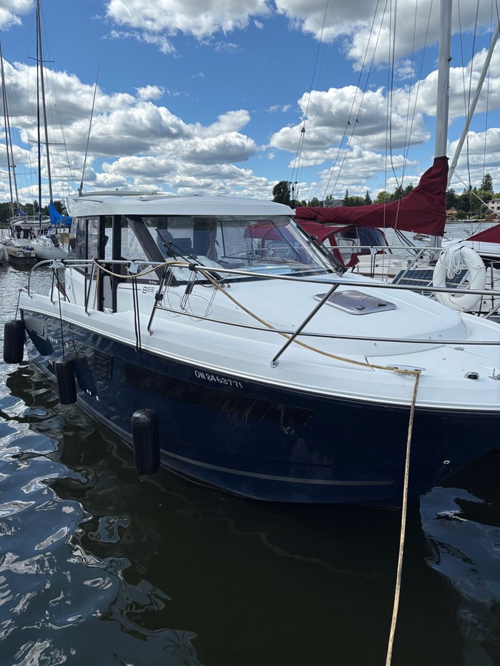 2017 Jeanneau Merry Fisher 855 Photo 2 of 11