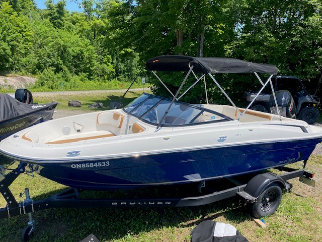 2023 Bayliner VR40B Photo 4 of 10