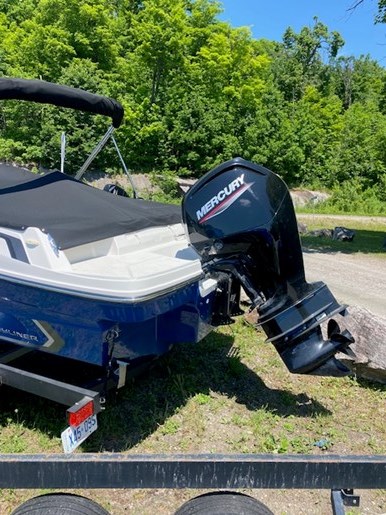 2023 Bayliner VR40B Photo 3 of 10