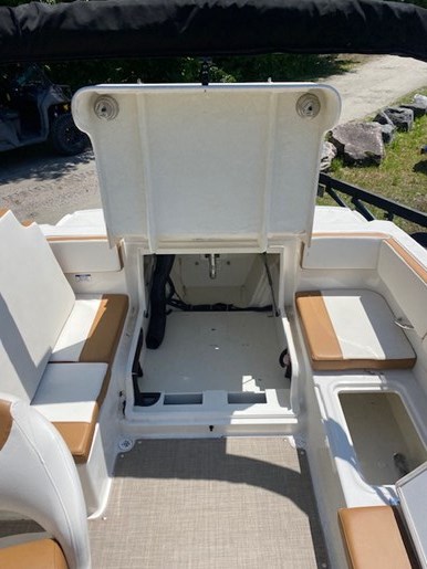 2023 Bayliner VR40B Photo 10 of 10