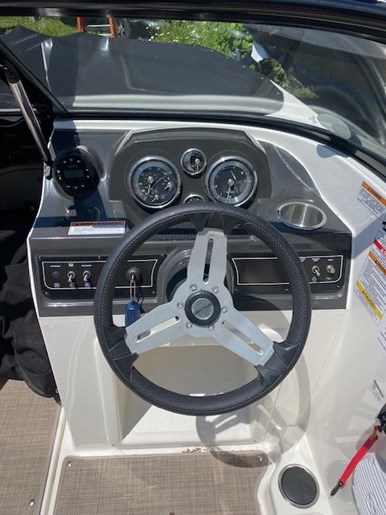 2023 Bayliner VR40B Photo 9 of 10