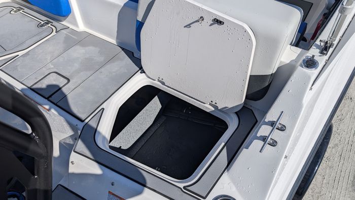 2026 Starcraft SV 16 Side Console Deck Boat Blue Yamaha VF90 VMax Photo 13 sur 29