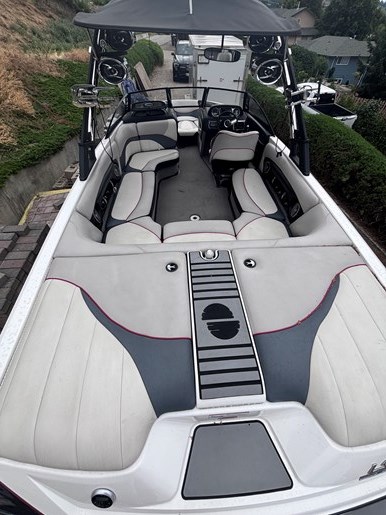 2012 Malibu Wakesetter LSV Photo 3 of 15