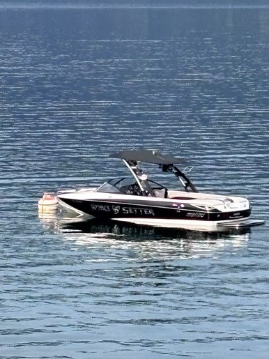 2012 Malibu Wakesetter LSV Photo 2 of 15