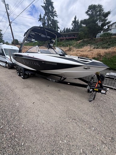 2012 Malibu Wakesetter LSV Photo 13 of 15