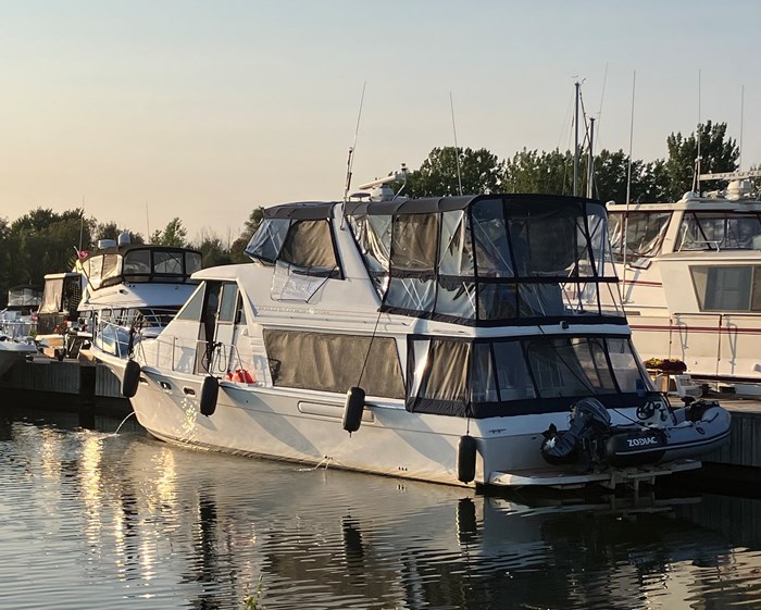 1998 Bayliner 4788  Pilot house Photo 2 of 51