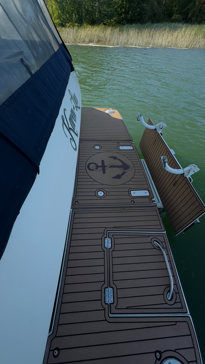 1998 Bayliner 4788  Pilot house Photo 7 of 51