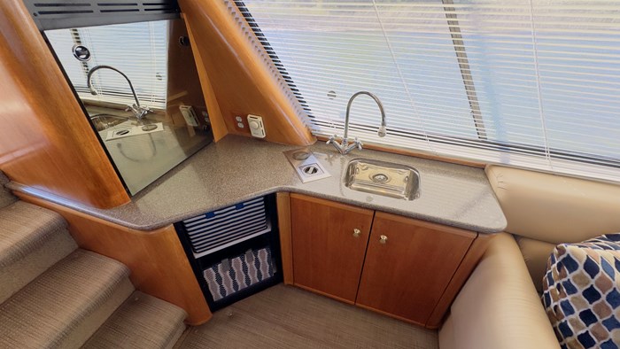 1998 Bayliner 4788  Pilot house Photo 14 of 51