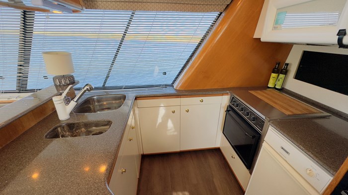 1998 Bayliner 4788  Pilot house Photo 20 of 51