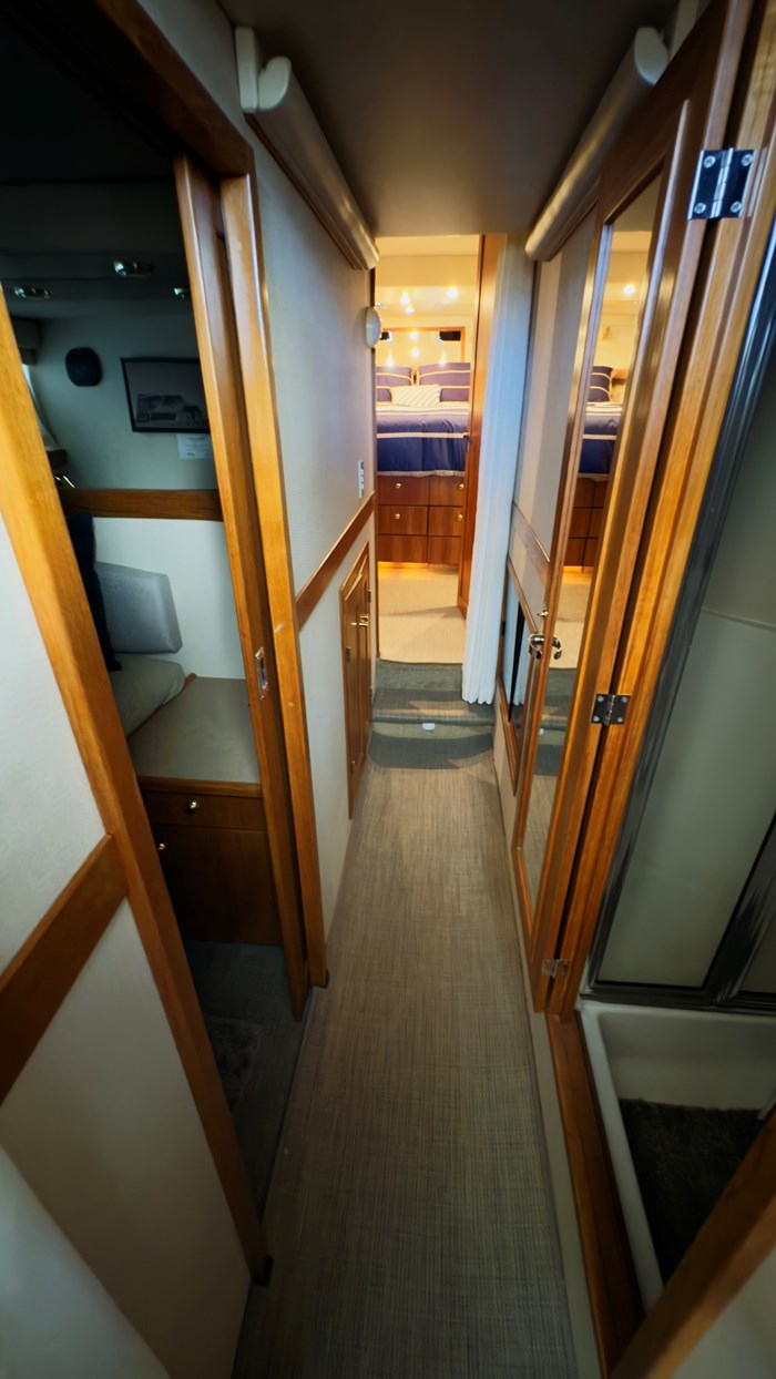 1998 Bayliner 4788  Pilot house Photo 22 of 51