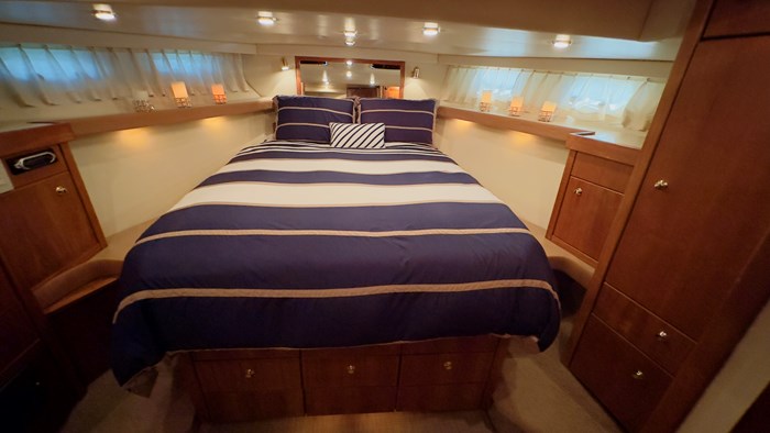 1998 Bayliner 4788  Pilot house Photo 27 of 51