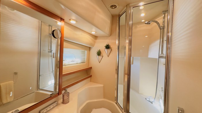 1998 Bayliner 4788  Pilot house Photo 31 of 51
