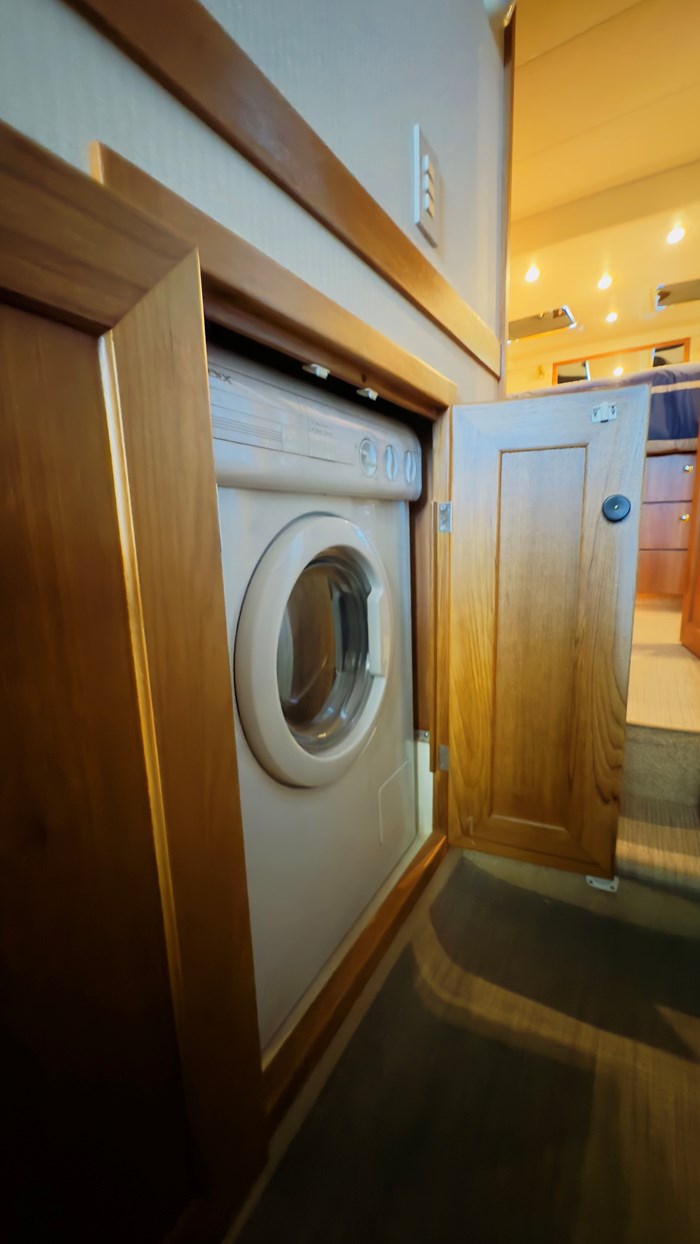 1998 Bayliner 4788  Pilot house Photo 34 of 51