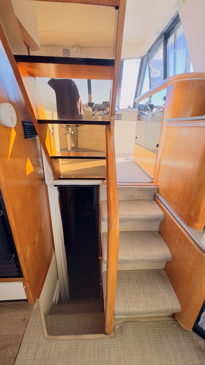 1998 Bayliner 4788  Pilot house Photo 35 of 51