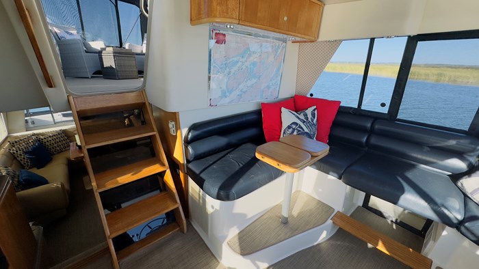 1998 Bayliner 4788  Pilot house Photo 37 of 51