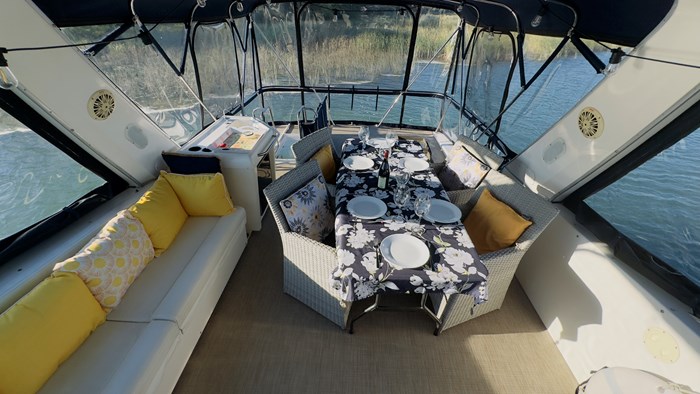 1998 Bayliner 4788  Pilot house Photo 45 of 51