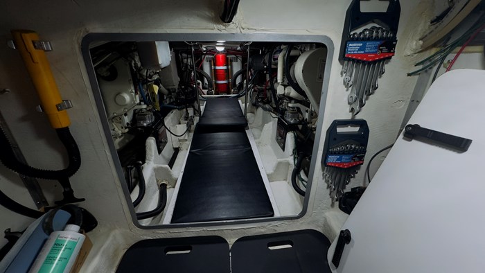 1998 Bayliner 4788  Pilot house Photo 47 of 51