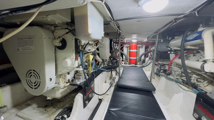 1998 Bayliner 4788  Pilot house Photo 48 of 51
