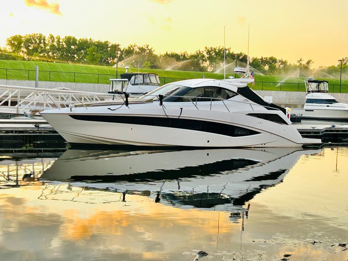 2017 Galeon 385/405 HTS Photo 1 of 20
