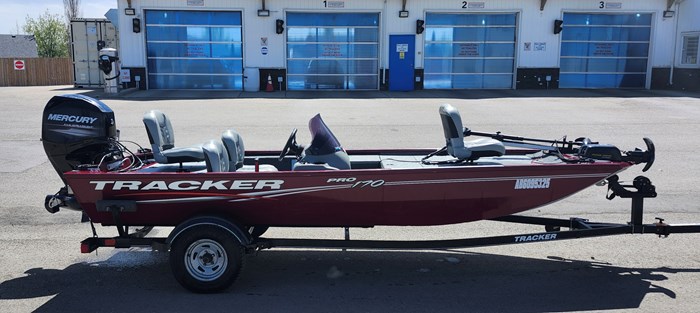2018 Tracker Pro 170 Jet Power Photo 5 of 9