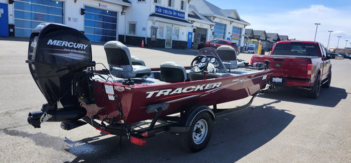 2018 Tracker Pro 170 Jet Power Photo 6 of 9