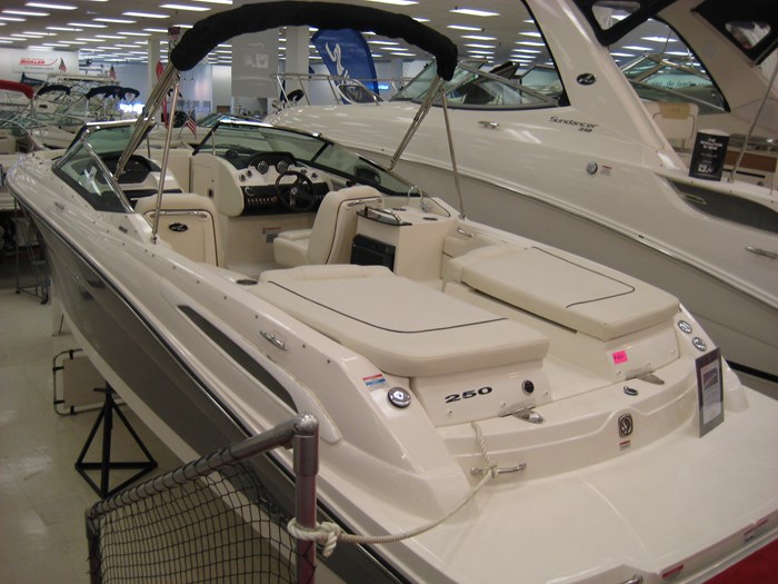 2007 Sea Ray 250 SLX Photo 2 of 6
