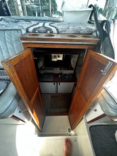 1986 Carver Riviera 28 Photo 16 of 21