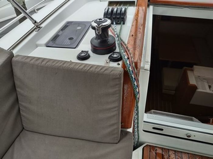 2017 Jeanneau 44 DS Photo 15 of 44