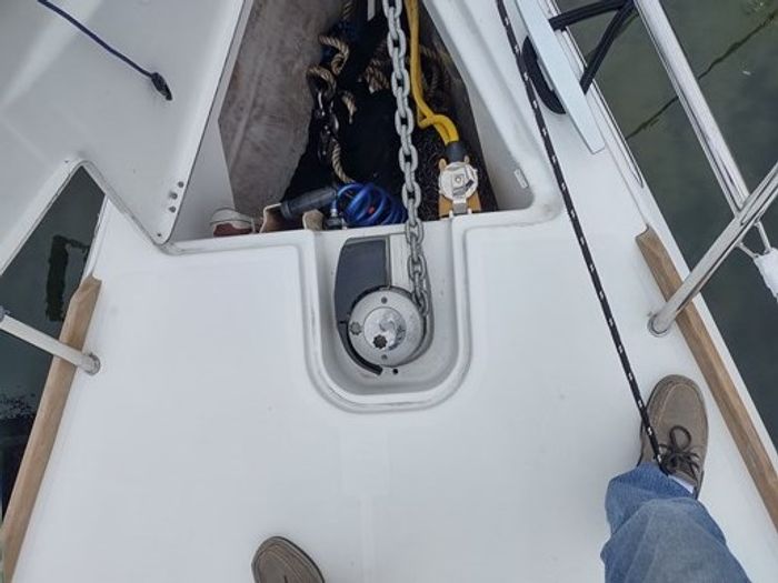 2017 Jeanneau 44 DS Photo 12 of 44