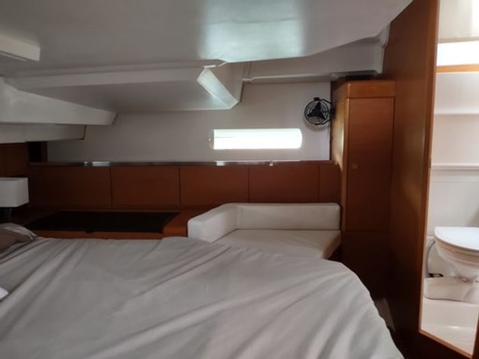 2017 Jeanneau 44 DS Photo 36 of 44