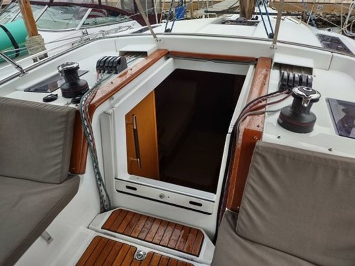 2017 Jeanneau 44 DS Photo 14 of 44