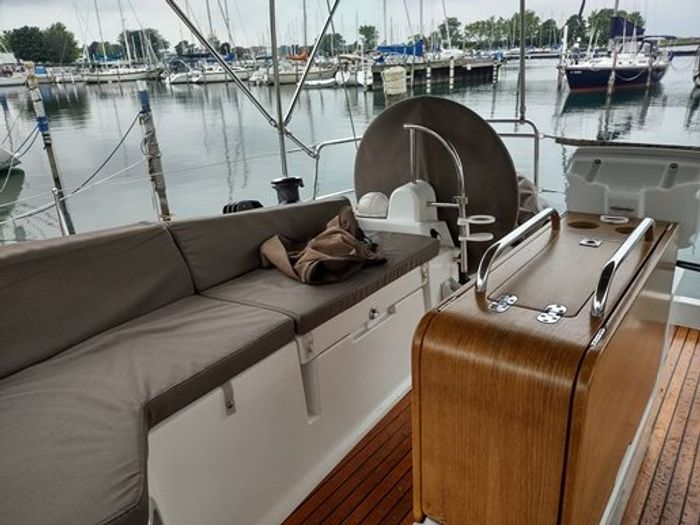 2017 Jeanneau 44 DS Photo 17 of 44