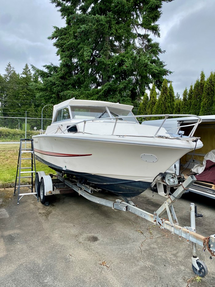 1988 Double Eagle 206 Alaskan Bulkhead Photo 2 of 13