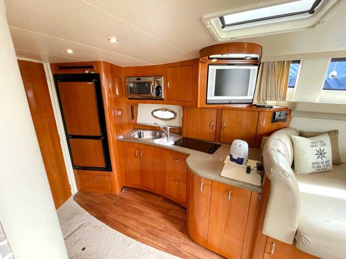 2006 Carver 36 Mariner Photo 22 of 41