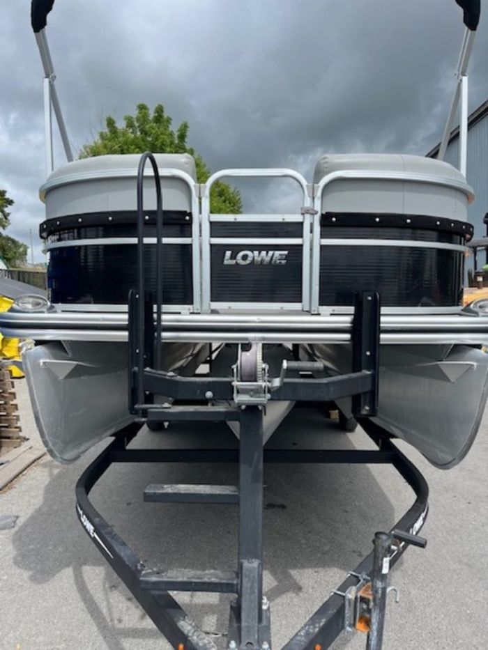 2017 Lowe SS210 Photo 9 of 10