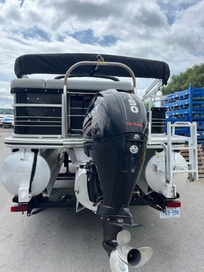 2017 Lowe SS210 Photo 3 of 10