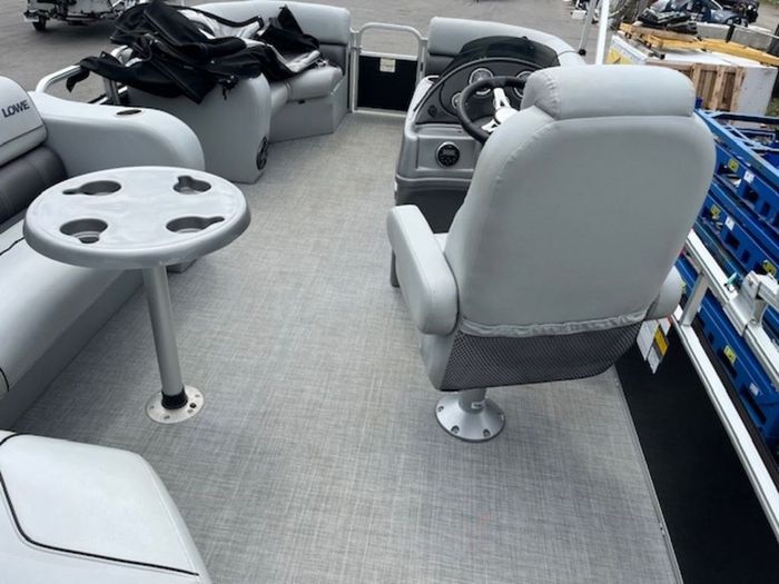 2017 Lowe SS210 Photo 8 of 10