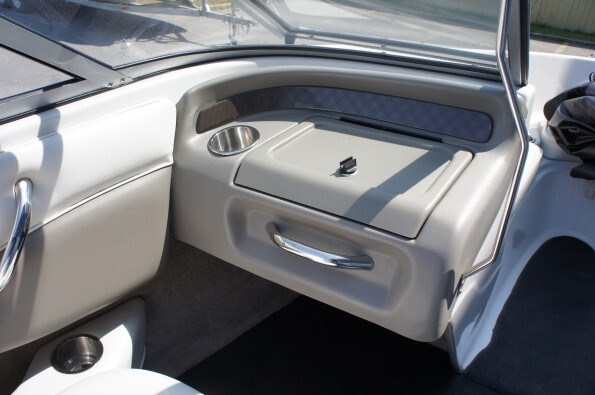 2006 Crownline 180BR 3.0L Photo 10 of 18