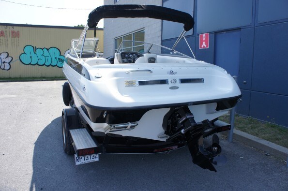 2006 Crownline 180BR 3.0L Photo 14 of 18