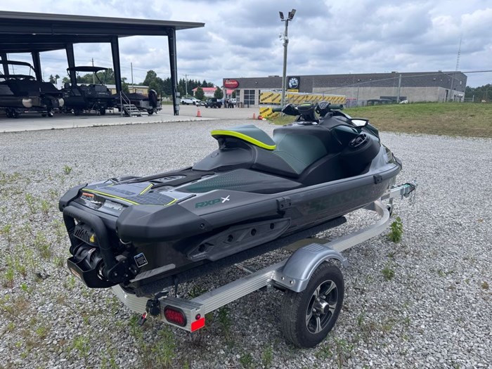 2021 Sea-Doo RXP-X 300 APEX Photo 4 of 5