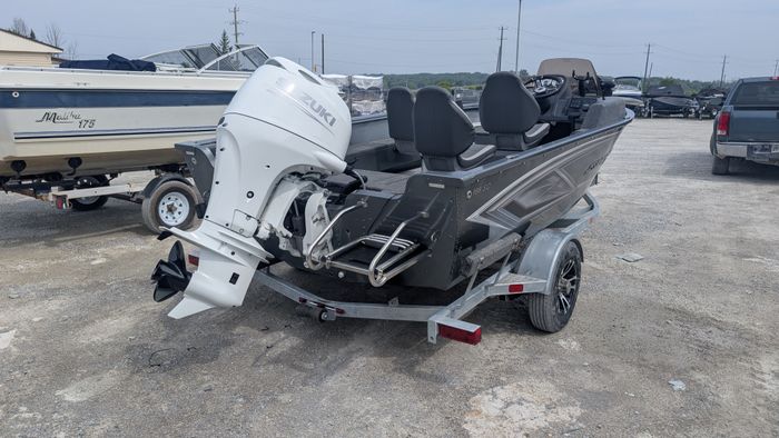 2023 Starcraft Storm 166 SC Side Console Suzuki DF75 Four Stroke Photo 7 sur 25