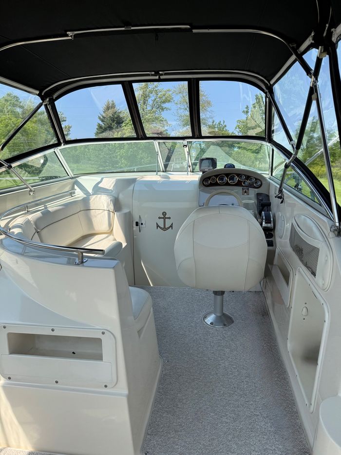 2001 Rinker Fiesta Vee 270 Photo 14 of 25