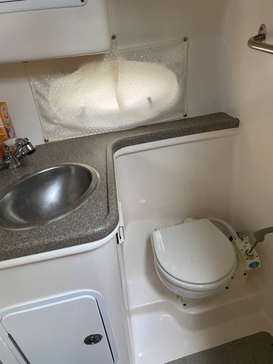 2011 Rinker 280 Express Cruiser Photo 13 of 24
