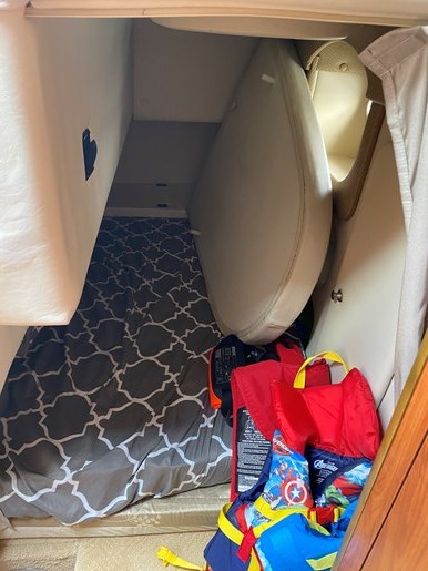 2011 Rinker 280 Express Cruiser Photo 16 of 24