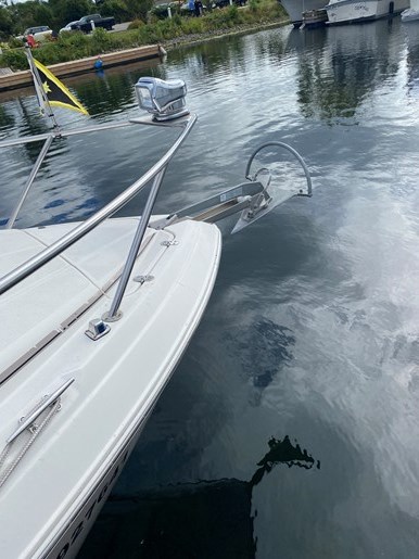 2011 Rinker 280 Express Cruiser Photo 3 of 24