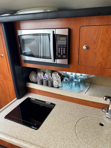 2011 Rinker 280 Express Cruiser Photo 14 of 24
