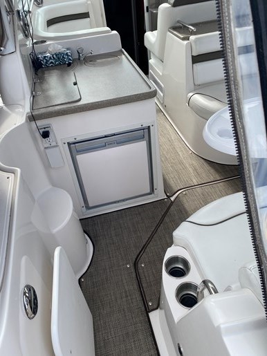 2011 Rinker 280 Express Cruiser Photo 8 of 24